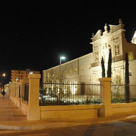 Della Torre Rooms Лече Екстериор снимка