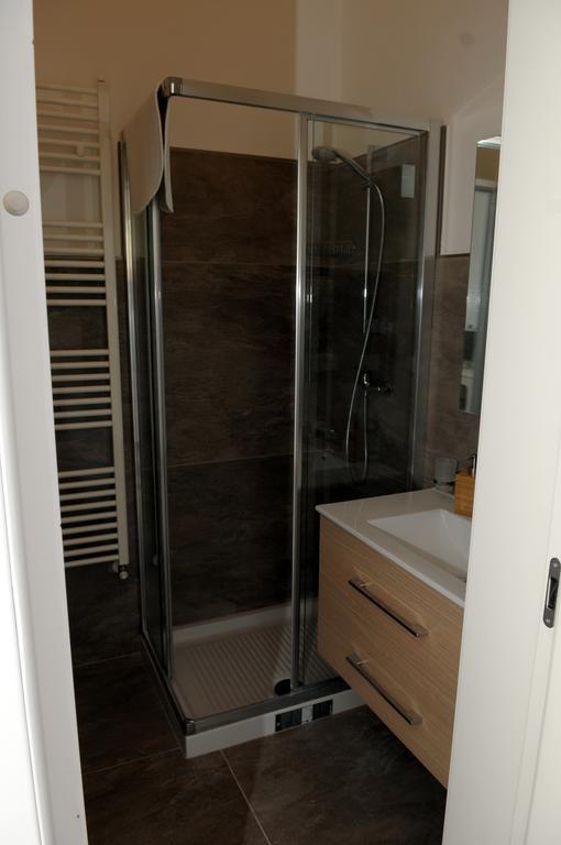 Della Torre Rooms Лече Екстериор снимка