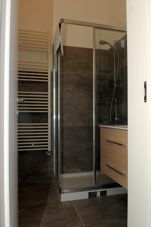 Della Torre Rooms Лече Екстериор снимка