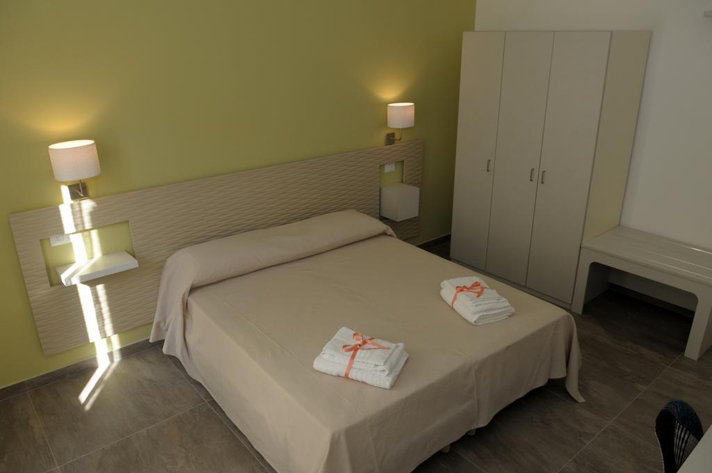 Della Torre Rooms Лече Екстериор снимка