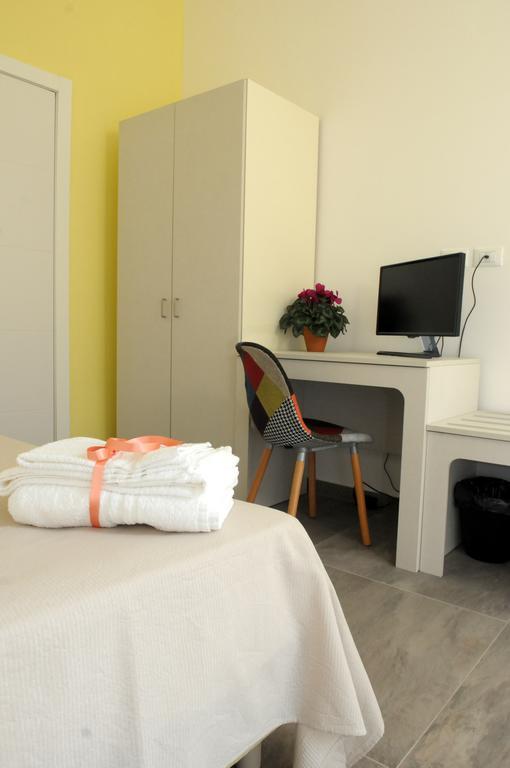 Della Torre Rooms Лече Екстериор снимка