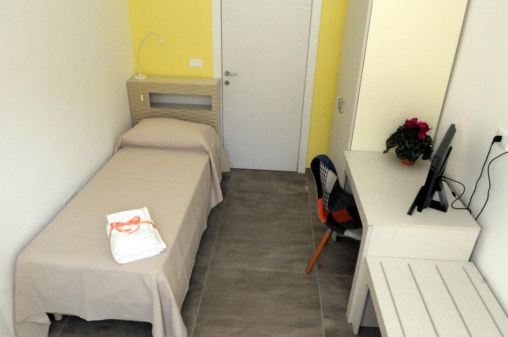 Della Torre Rooms Лече Екстериор снимка