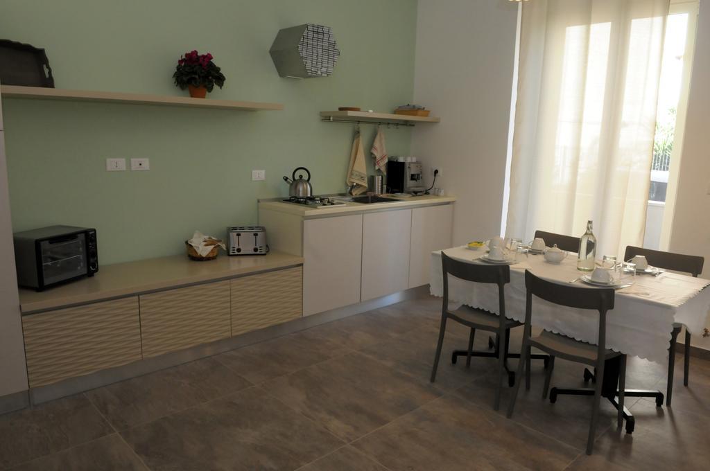 Della Torre Rooms Лече Екстериор снимка