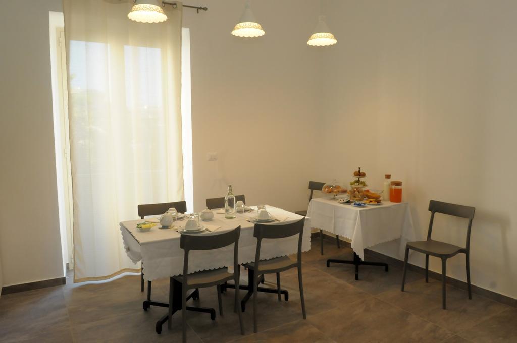 Della Torre Rooms Лече Екстериор снимка