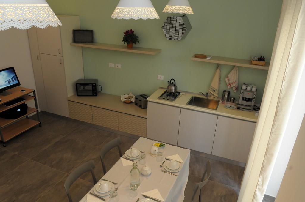 Della Torre Rooms Лече Екстериор снимка