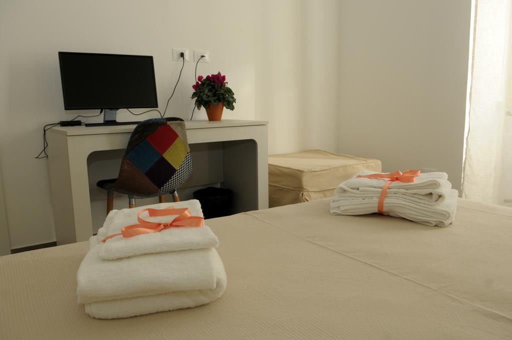 Della Torre Rooms Лече Екстериор снимка