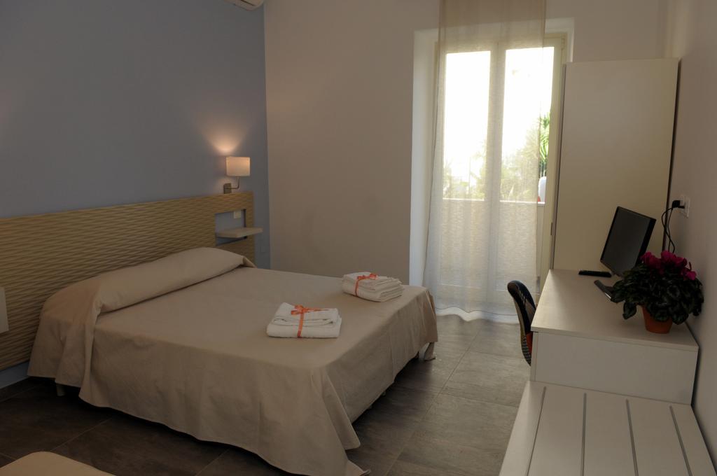Della Torre Rooms Лече Екстериор снимка