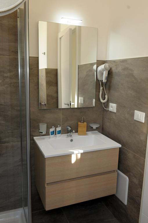 Della Torre Rooms Лече Екстериор снимка
