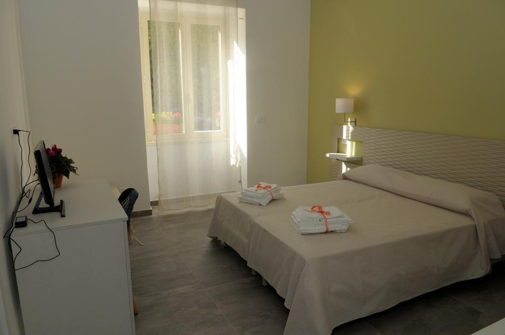 Della Torre Rooms Лече Екстериор снимка