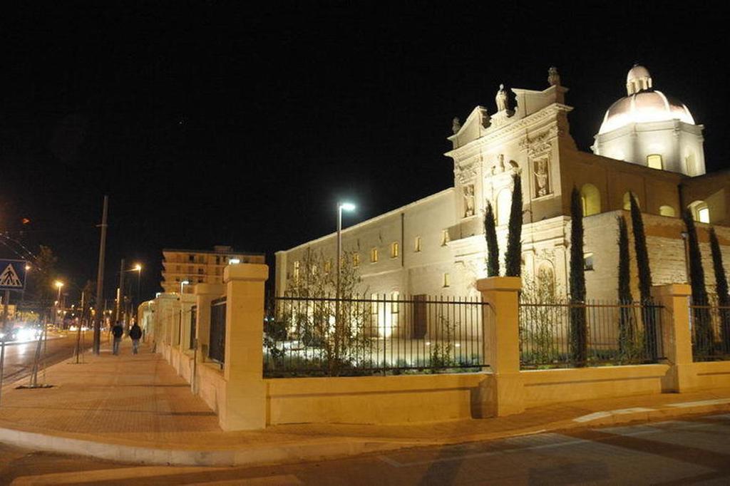 Della Torre Rooms Лече Екстериор снимка